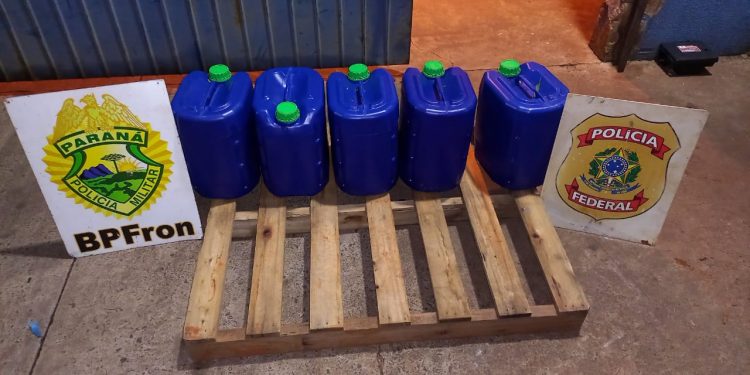 PF apreende 100 litros de agrotóxicos contrabandeados em Foz do Iguaçu