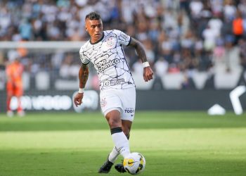 Brasileirão começa com surpresas e atual campeão vencendo