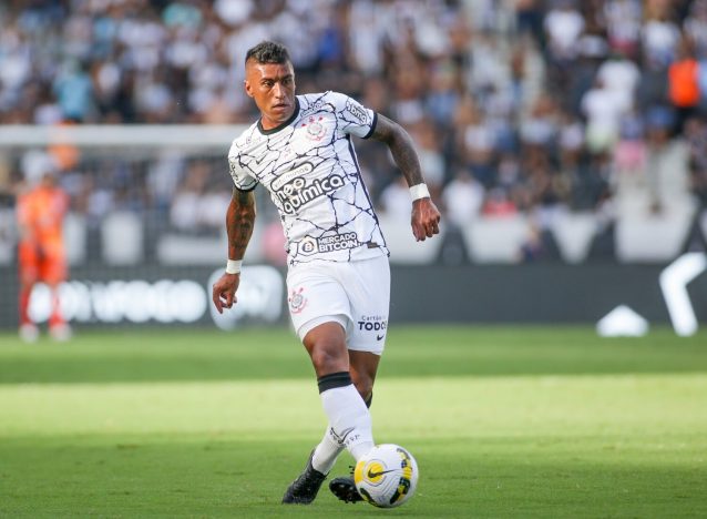 Brasileirão começa com surpresas e atual campeão vencendo