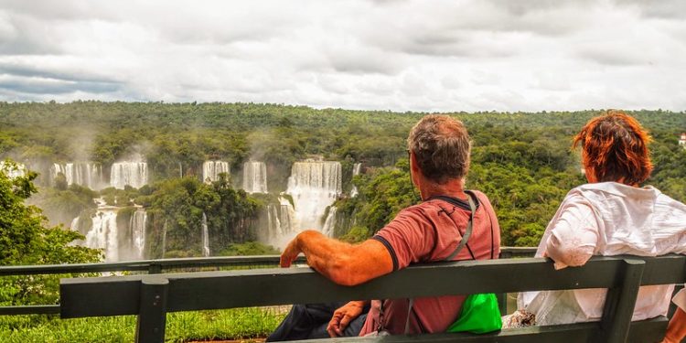 Foz inicia quarta dose contra a Covid-19 para pessoas com 60 anos ou mais