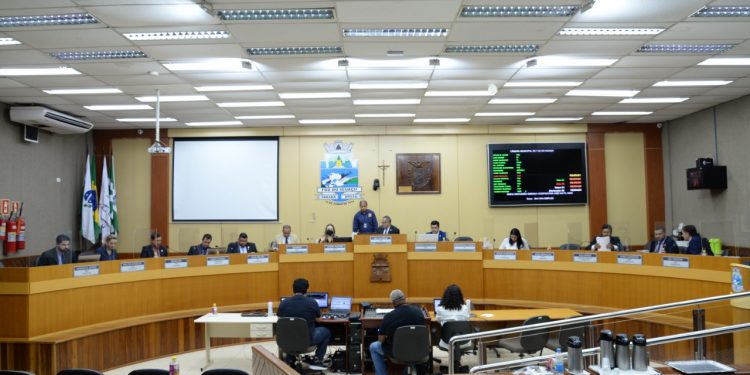 Câmara vota na próxima quinta (07) projetos que beneficiam servidores da educação municipal