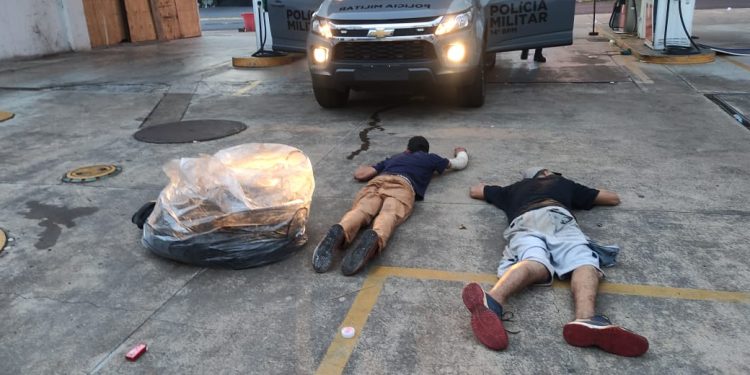 Homens são presos em flagrante por furto de fios de cobre na região da Vila Yolanda