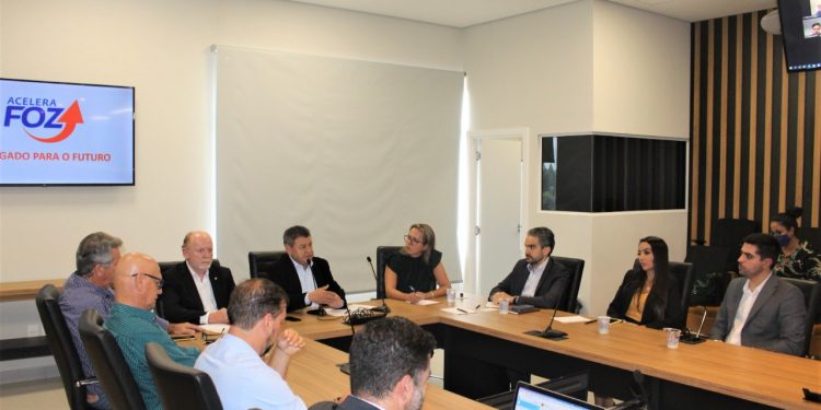 Acelera Foz e CCR Aeroportos debatem fortalecimento da malha aérea