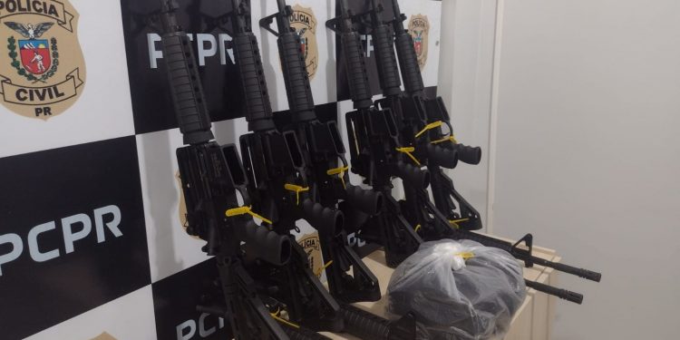 Fuzis escondidos em tanque de combustível são apreendidos pela Polícia Civil