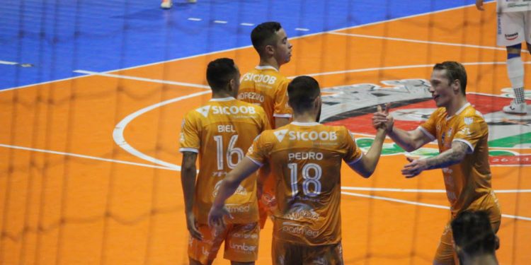 Foz Cataratas vence o Chopinzinho fora de casa