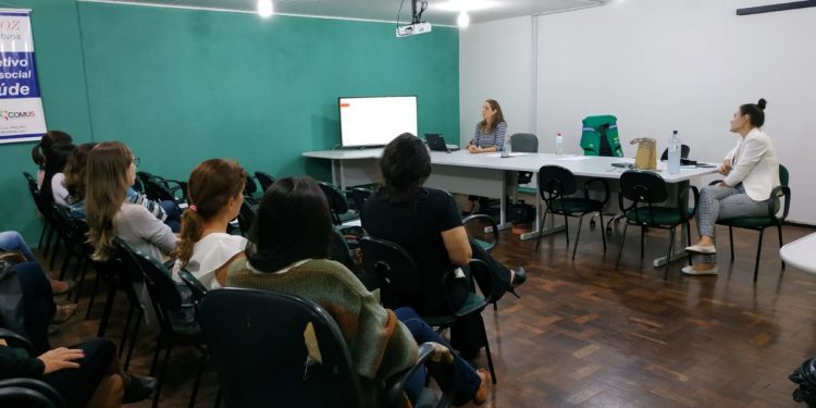 Novo protocolo de saúde mental reorganiza atendimentos na rede municipal de Foz