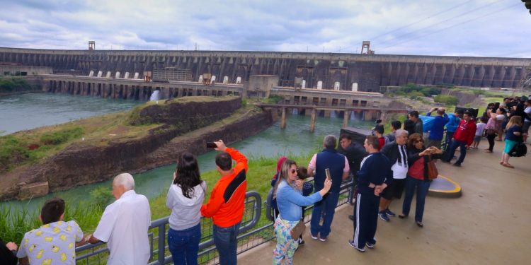 Turismo de Itaipu amplia atendimento durante o feriadão de Tiradentes