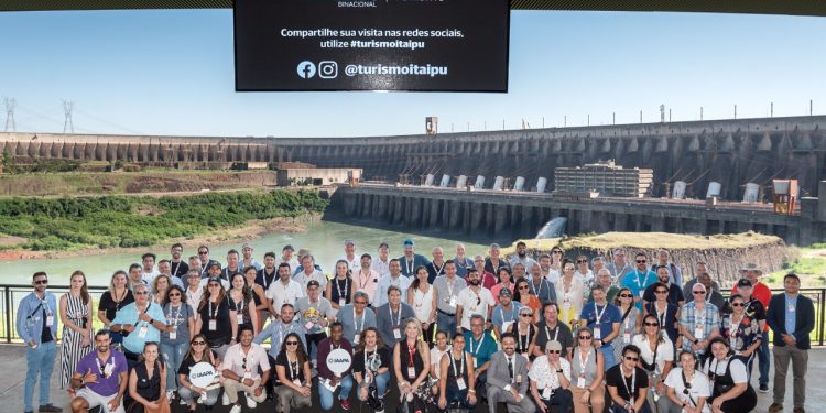 Itaipu recebe gestores dos principais atrativos de entretenimento do planeta