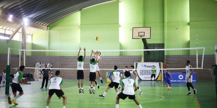 Começam as semifinais do Campeonato Brasileiro Escolar de Voleibol em Foz do Iguaçu