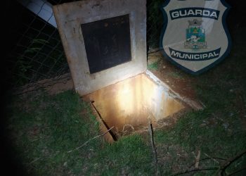 Homem é preso furtando fios da rede de iluminação pública