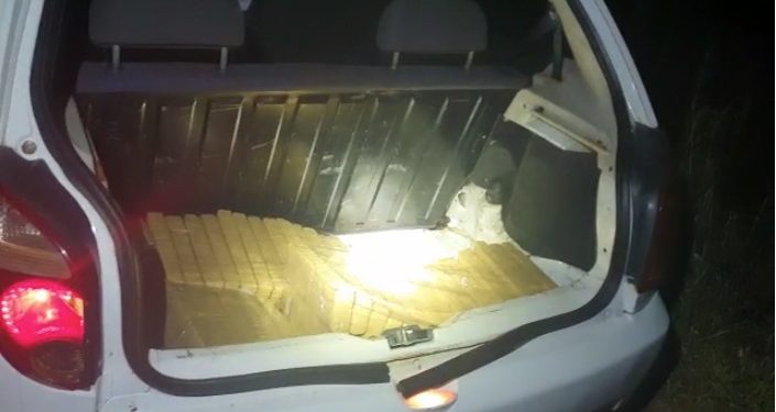 Casal é preso com 60kg de maconha na BR 277, em STI