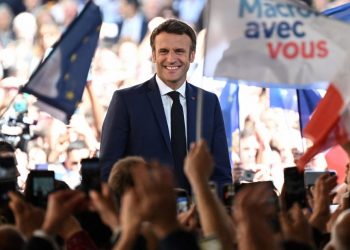 Macron derrota Le Pen e é reeleito presidente da França