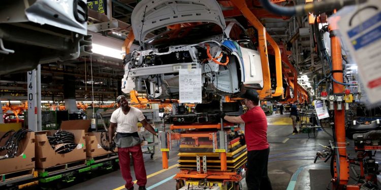 Produção de veículos sobe 0,4% em abril, diz balanço da Anfavea