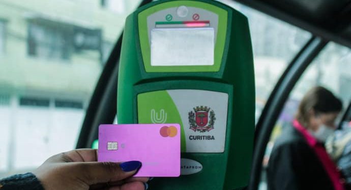 Em Curitiba, Defensoria vai à Justiça contra “confisco” de créditos do transporte