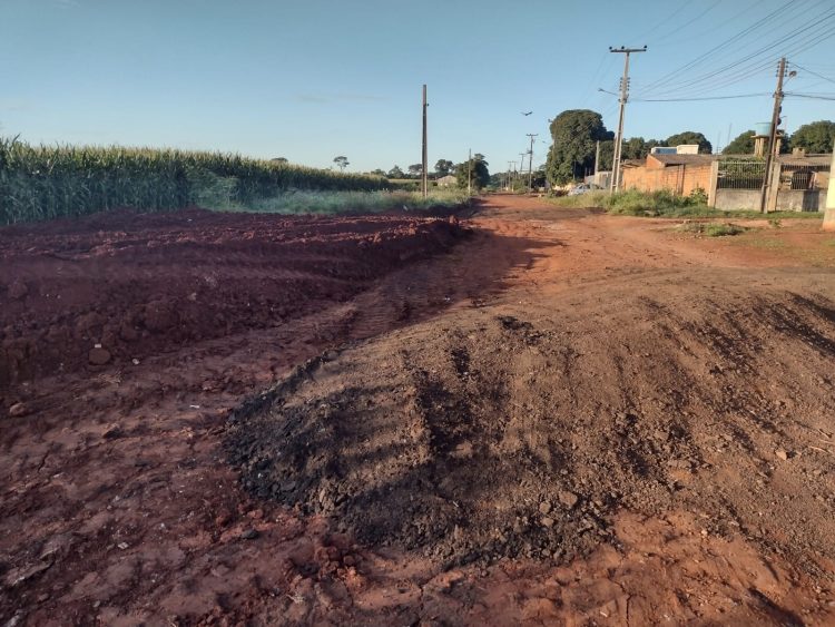 Moradores reclamam da situação da Rua Vilmar Tosi