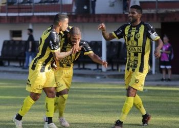 Willian Simões comemora primeiro gol marcado pelo FC Cascavel