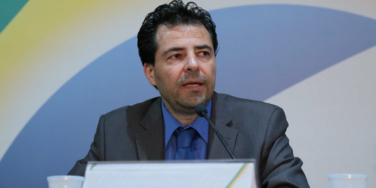 Bolsonaro nomeia novo ministro de Minas e Energia
