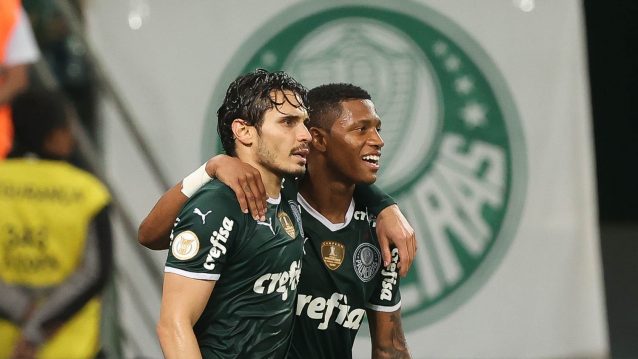 Palmeiras venceu RB Bragantino com gols de Danilo e Raphael Veiga