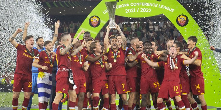 Roma vence a primeira edição da Conference League