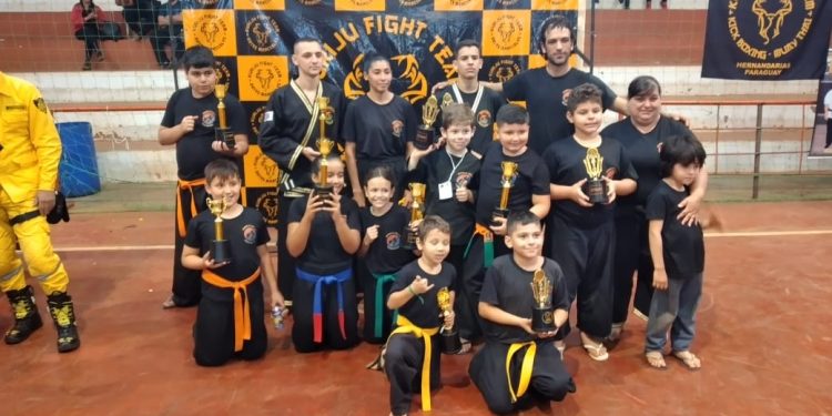 Equipes de artes marciais de Foz conquistam 30 medalhas em campeonatos no Brasil e Paraguai