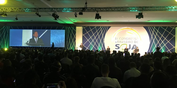 Em Foz do Iguaçu, Mourão diz que há muita área para ser utilizada pela agricultura