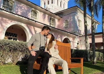 Camila Queiroz e Klebber Toledo estrelam campanha da Tiffany em Foz do Iguaçu