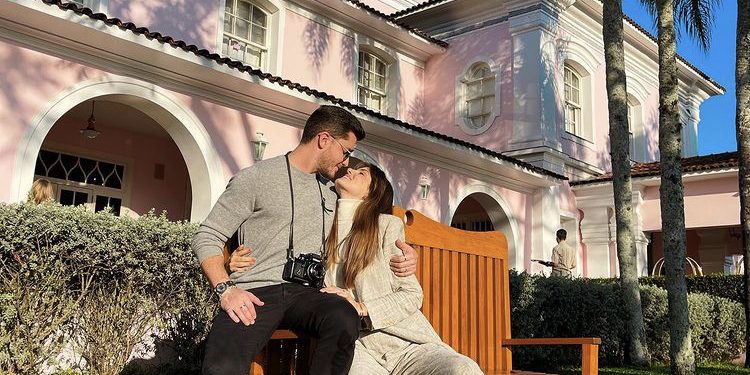 Camila Queiroz e Klebber Toledo estrelam campanha da Tiffany em Foz do Iguaçu