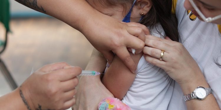 Quase 6 mil doses de vacinas foram aplicadas no Dia D