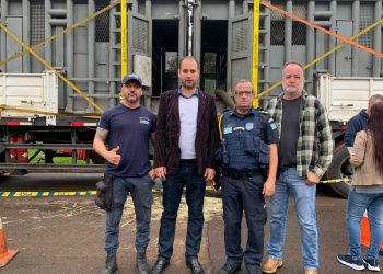 Prefeitura de Foz auxilia forças de segurança na chegada de elefantas ao Brasil