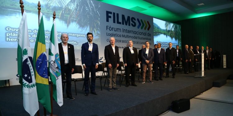 Logística desenvolve países e transforma cidades, diz ministro na abertura de fórum em Foz do Iguaçu