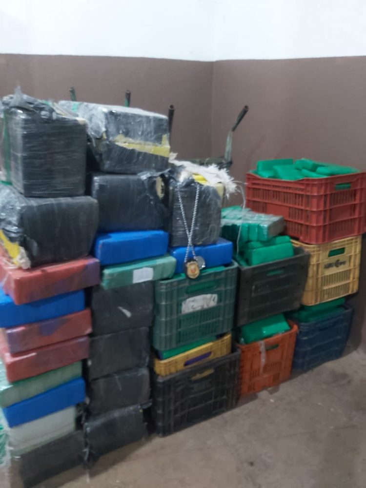 Polícia Civil apreende mais de 500 quilos de maconha em Foz