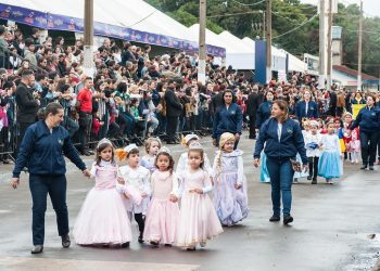 Escolas e Cmeis iniciam organização para o desfile de aniversário da cidade