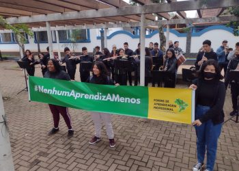 Mobilização em defesa a Aprendizagem Profissional aconteceu hoje, 16, na Praça do Mitre