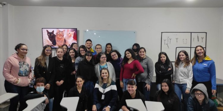 Diretoria de Bem-Estar Animal realiza palestra sobre maneiras de identificar e coibir maus tratos aos animais