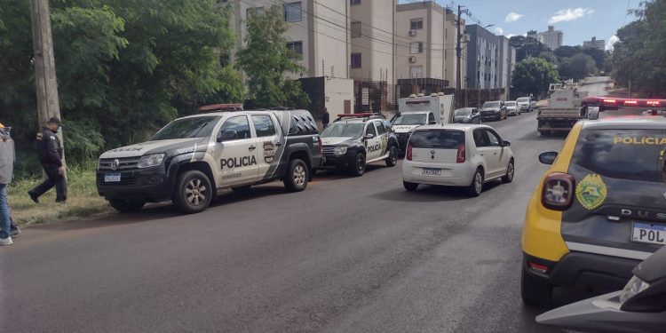 Cadáver é encontrado em meio a mato alto no bairro Maracanã em Foz
