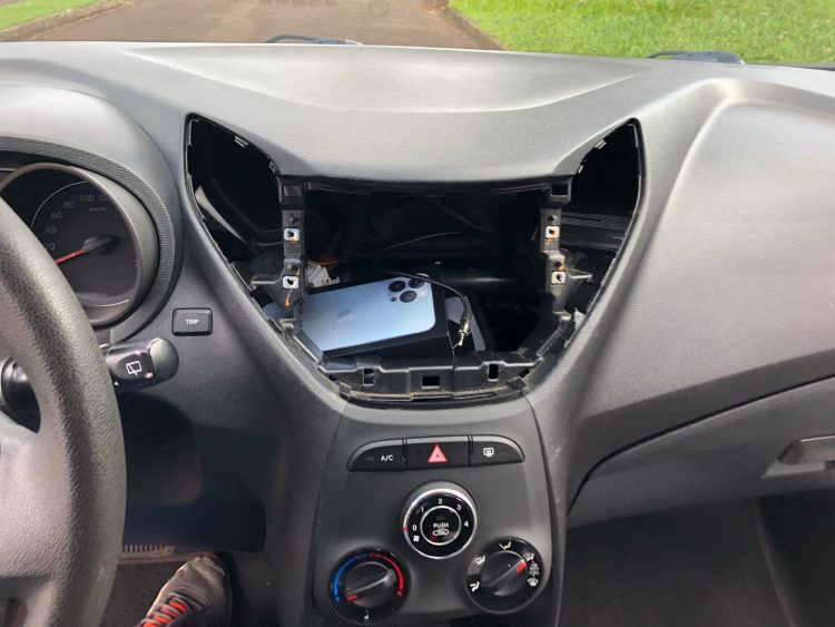 Celulares são apreendidos em fundo falso pela Polícia Federal