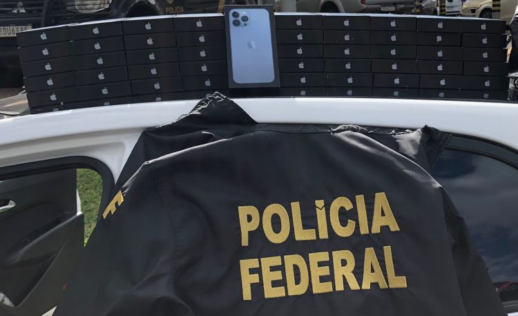 Celulares são apreendidos em fundo falso pela Polícia Federal