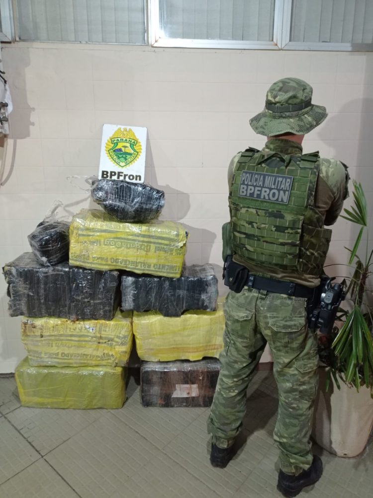 BPFRON apreende drogas em portos clandestinos