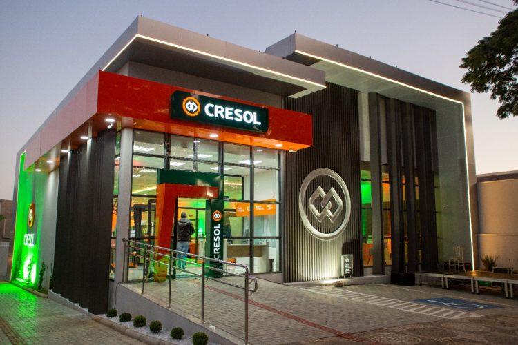 Cresol Conexão inaugura sua primeira agência em Umuarama