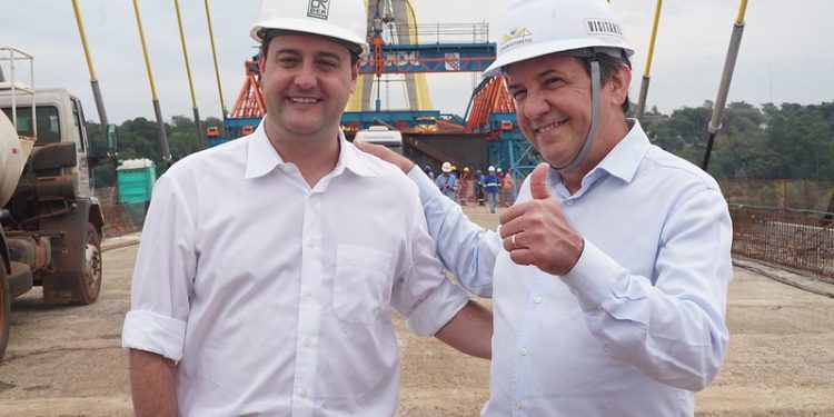 Prefeito Chico Brasileiro e Governador Ratinho Junior visitam obra da segunda ponte