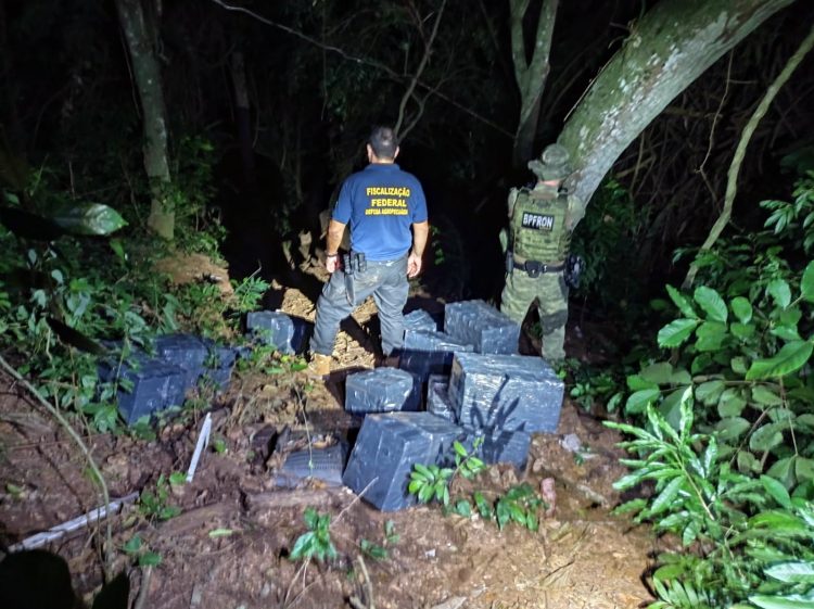 Bebidas estrangeiras são apreendidas em Foz do Iguaçu