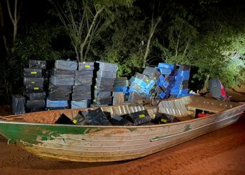 Embarcação com cigarros contrabandeados é apreendida