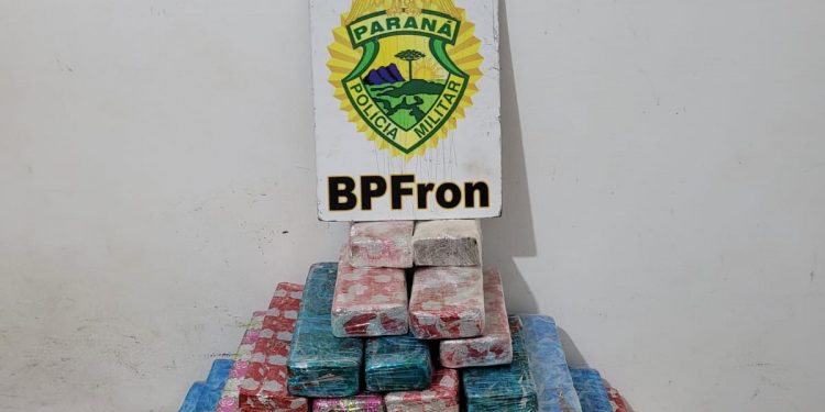 Menor é apreendida transportando 22, 7kg de maconha