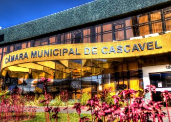 Vereadores de Cascavel reajustam os próprios salários em 12,47%