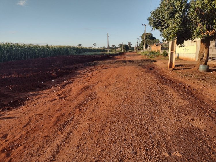 Moradores reclamam da situação da Rua Vilmar Tosi