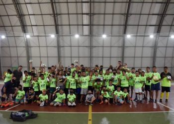 Histórias de superação motivam adolescentes atendidos por projeto liderado pelo ex-jogador Ricardinho em Foz