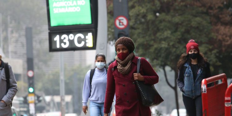 Inmet monitora possível evolução de ciclone para tempestade Yakecan