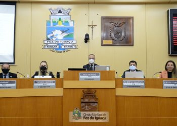 Prefeitura pede retirada de projeto que transformaria aniversário de Foz em ponto facultativo