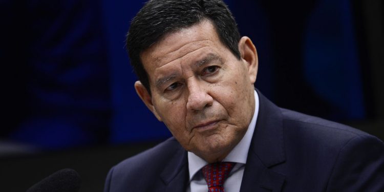 Vice-presidente, Hamilton Mourão vem a Foz do Iguaçu para participar de evento sobre soja