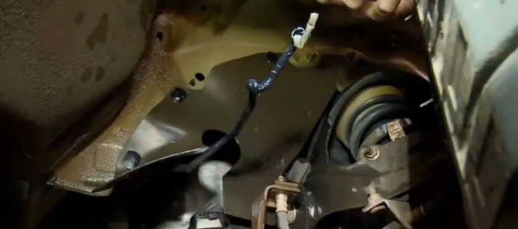 Bandidos cortam fio do freio de viatura policial em Foz do Iguaçu